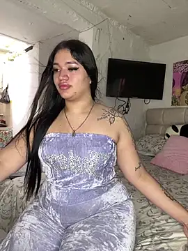 GemaGranadoss online show from November 2025 03:45:01 PM