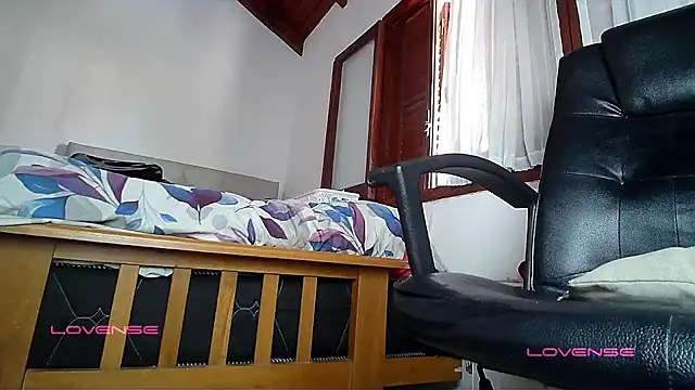 ConeNella online show from March 2025 06:07:02 PM