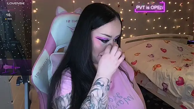 og maddison online show from December 2024 09:20:02 PM