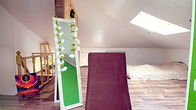 Snapshot of Meowroslava chatting on February 2026 10:52:01 AM Meowroslava online show from February 2026 10:52:01 AM