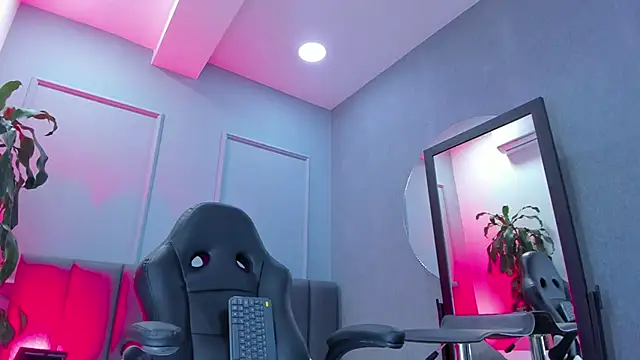 Elisa castrillon online show from November 2025 08:44:01 PM