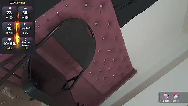 Snapshot of MissIvanna chatting on January 2025 07:00:02 AM MissIvanna online show from January 2025 07:00:02 AM