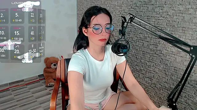 Snapshot of emma_unu chatting on July 2026 02:53:02 AM emma unu online show from July 2026 02:53:02 AM