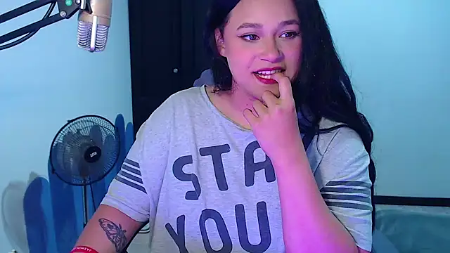 Luciernaga18 online show from October 2025 01:49:02 AM