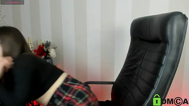 Haley Gars online show from September 2025 01:11:02 PM