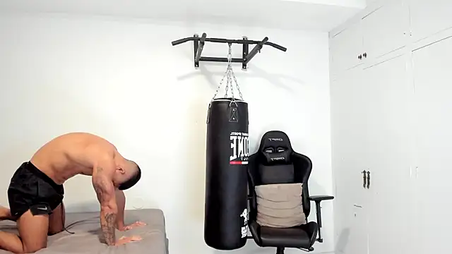 dan01  online show from December 2025 01:18:02 PM