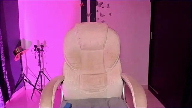 CandyLatinHott online show from October 2025 09:14:01 PM