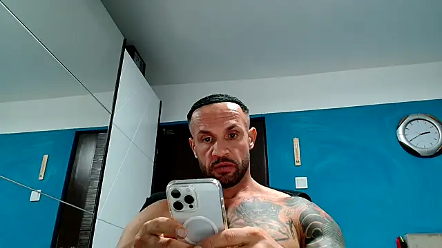 Magnificmuscles89 online show from October 2025 11:44:02 PM