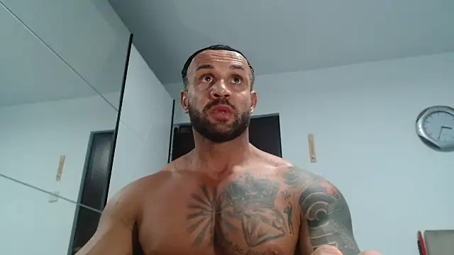 Snapshot of Magnificmuscles89 chatting on April 2026 10:07:02 PM Magnificmuscles89 online show from April 2026 10:07:02 PM