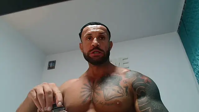 Snapshot of Magnificmuscles89 chatting on May 2026 10:04:02 PM Magnificmuscles89 online show from May 2026 10:04:02 PM