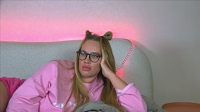 MariaNeumann online show from February 2025 10:15:02 AM