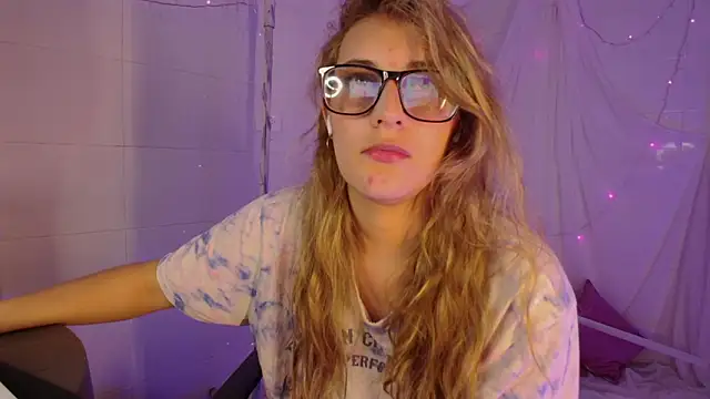 Giia paiige18 online show from February 2026 11:39:02 PM