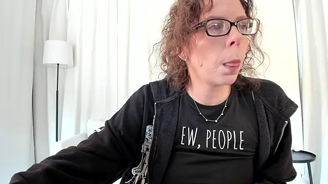 SaraDesirexo online show from April 2026 02:14:02 PM