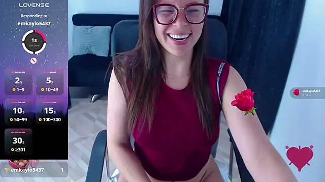 Snapshot of SharonR1 chatting on February 2026 11:33:01 PM SharonR1 online show from February 2026 11:33:01 PM