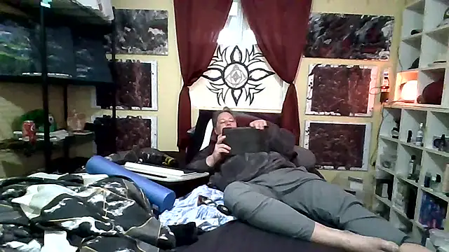 Mic Oxinner online show from November 2025 08:30:01 PM