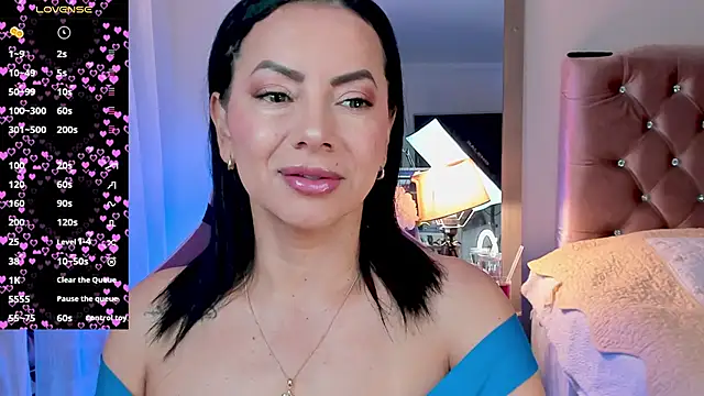 Snapshot of veronika_naughty chatting on October 2025 02:18:01 PM veronika naughty online show from October 2025 02:18:01 PM