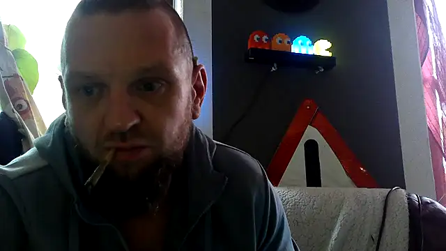 Snapshot of donhulio482 chatting on March 2025 09:42:01 AM donhulio482 online show from March 2025 09:42:01 AM