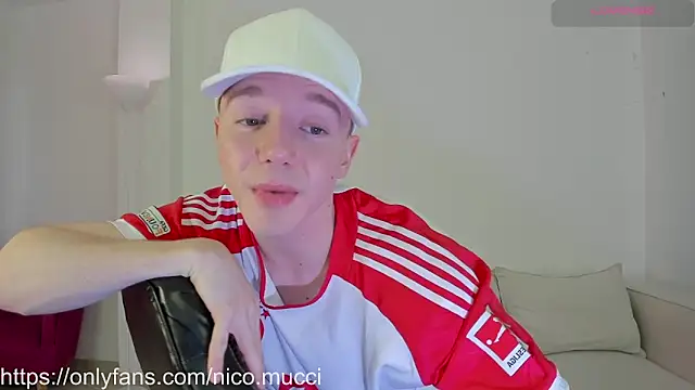 Snapshot of niico_18 chatting on December 2024 02:04:01 PM niico 18 online show from December 2024 02:04:01 PM