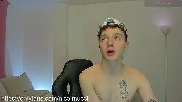 Snapshot of niico_18 chatting on January 2025 07:42:01 AM niico 18 online show from January 2025 07:42:01 AM