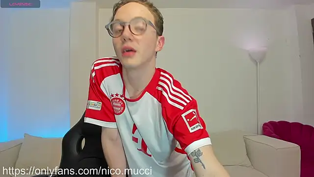 Snapshot of niico_18 chatting on January 2025 07:07:01 AM niico 18 online show from January 2025 07:07:01 AM