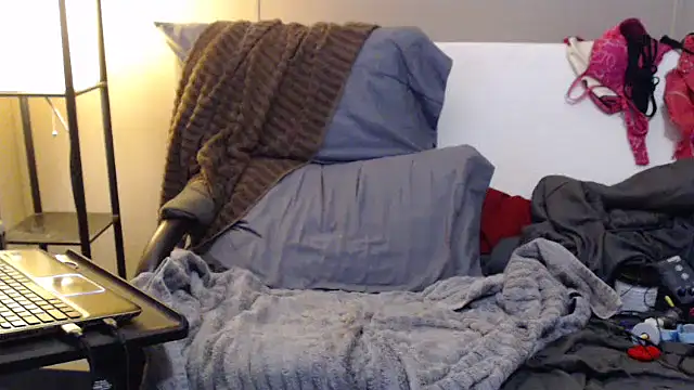 Snapshot of BurgawSub chatting on October 2025 11:53:02 AM BurgawSub online show from October 2025 11:53:02 AM