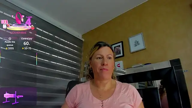 charlotte  G online show from February 2025 01:14:01 PM