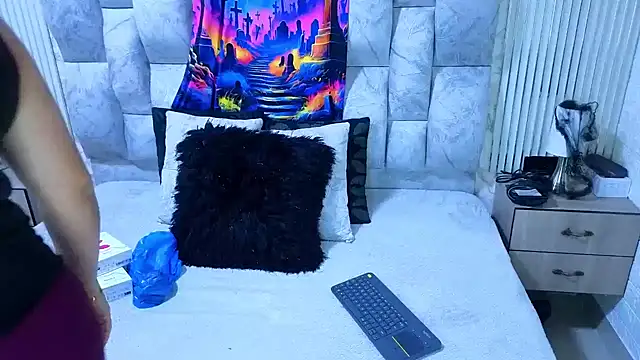 charlotte  G online show from October 2025 11:00:02 AM