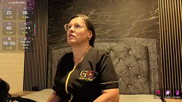 charlotte  G online show from November 2025 10:59:01 AM