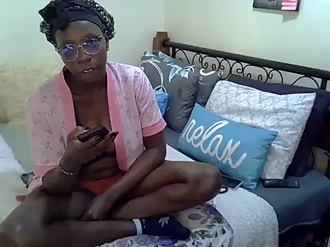 Snapshot of Sweet_Bear chatting on June 2026 06:09:01 AM Sweet Bear online show from June 2026 06:09:01 AM