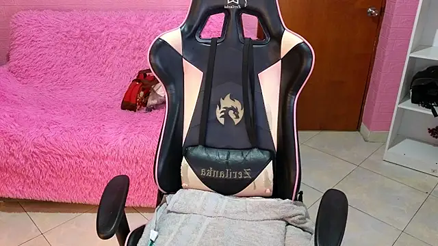 keity moon online show from April 2026 02:17:02 PM