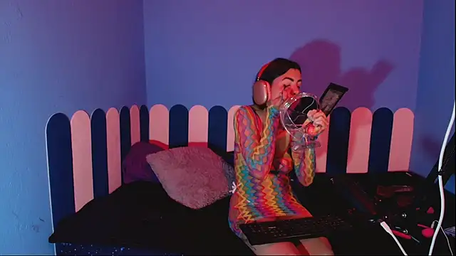 IsisRouse online show from March 2026 03:03:02 AM