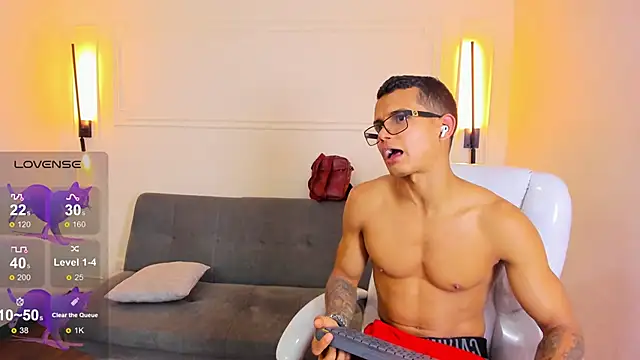 Paradise boy s online show from February 2026 07:14:02 PM