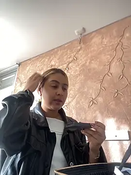 Snapshot of Miabonnett_ chatting on November 2025 12:17:01 PM Miabonnett online show from November 2025 12:17:01 PM