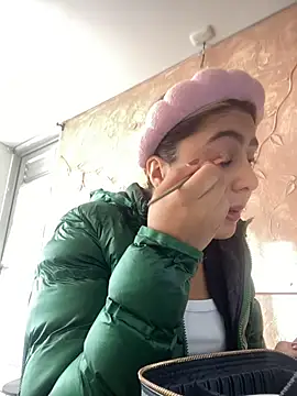 Snapshot of Miabonnett_ chatting on November 2025 12:18:01 PM Miabonnett online show from November 2025 12:18:01 PM