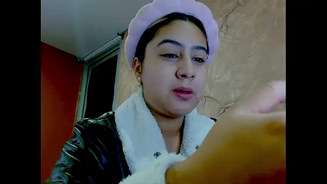 Snapshot of Miabonnett_ chatting on January 2026 12:19:01 PM Miabonnett online show from January 2026 12:19:01 PM