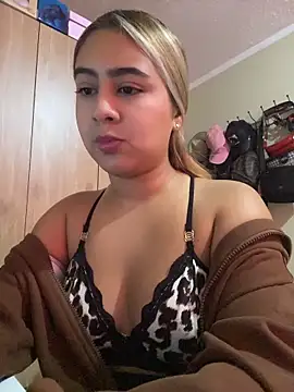 Snapshot of Miabonnett_ chatting on May 2026 02:56:01 PM Miabonnett online show from May 2026 02:56:01 PM
