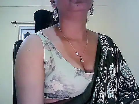 Model-Tanya online show from December 2025 05:21:01 PM