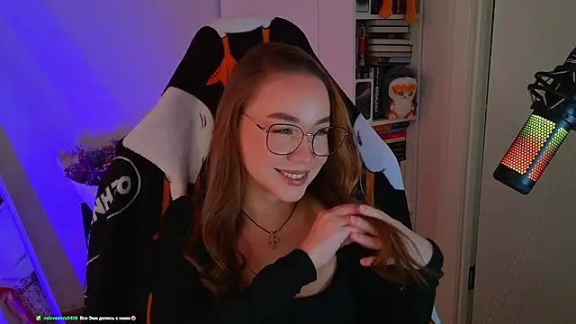 Snapshot of Emili1- chatting on March 2025 01:32:02 PM Emili1- online show from March 2025 01:32:02 PM