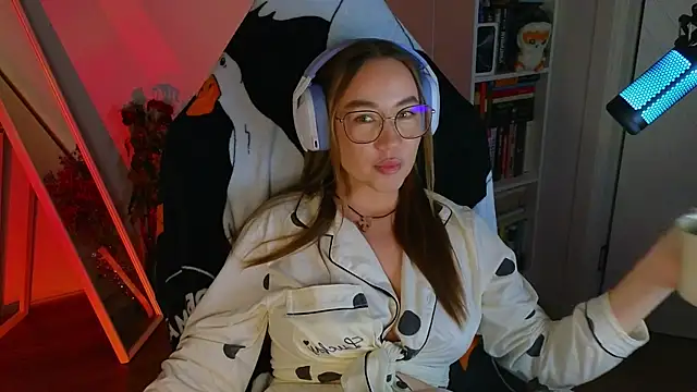 Snapshot of Emili1- chatting on March 2025 03:27:01 PM Emili1- online show from March 2025 03:27:01 PM