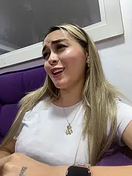 Snapshot of emma_oxford chatting on December 2024 12:09:01 AM emma oxford online show from December 2024 12:09:01 AM