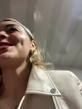 Snapshot of emma_oxford chatting on March 2025 08:48:01 PM emma oxford online show from March 2025 08:48:01 PM