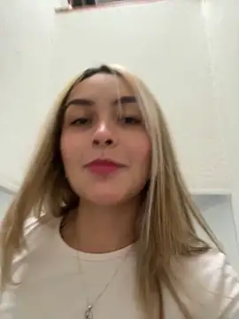 Snapshot of emma_oxford chatting on March 2025 08:42:02 PM emma oxford online show from March 2025 08:42:02 PM