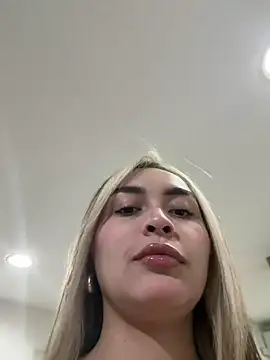 Snapshot of emma_oxford chatting on February 2026 02:45:01 AM emma oxford online show from February 2026 02:45:01 AM