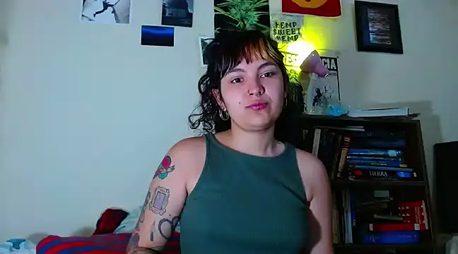 Snapshot of sweetiee_mary chatting on February 2025 04:33:01 PM sweetiee mary online show from February 2025 04:33:01 PM