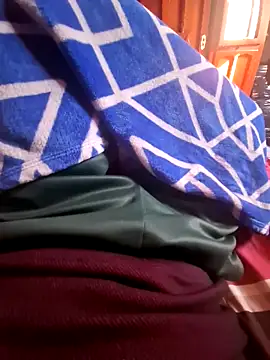 Snapshot of am100603 chatting on November 2025 03:33:02 PM am100603 online show from November 2025 03:33:02 PM