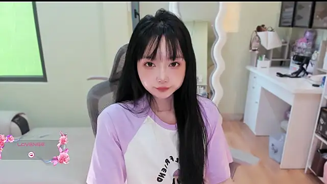 Snapshot of Nery_Asian chatting on June 2026 07:46:01 AM Nery Asian online show from June 2026 07:46:01 AM