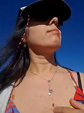 Snapshot of Reinacatchile chatting on January 2025 09:52:02 PM Reinacatchile online show from January 2025 09:52:02 PM