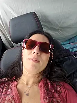 Snapshot of Reinacatchile chatting on February 2025 08:41:01 PM Reinacatchile online show from February 2025 08:41:01 PM