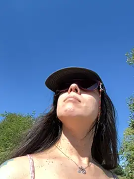 Snapshot of Reinacatchile chatting on February 2025 07:16:02 PM Reinacatchile online show from February 2025 07:16:02 PM