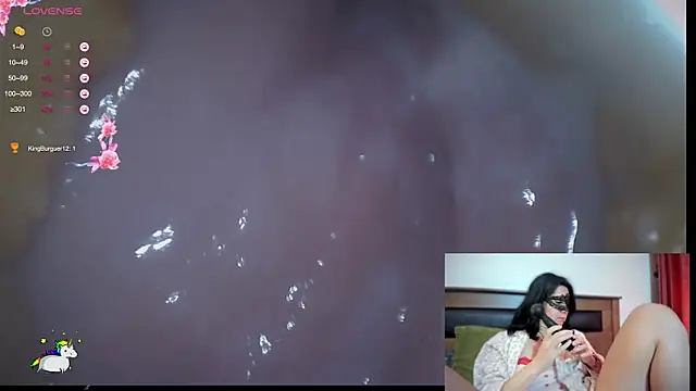 Snapshot of Reinacatchile chatting on September 2025 01:44:01 AM Reinacatchile online show from September 2025 01:44:01 AM